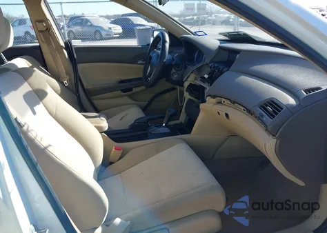 2010 Honda Accord 2.4 Lx z USA, uszkodzony, nr VIN 1HGCP2F36AA021471